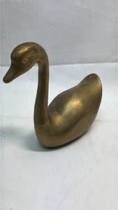 lot 47 image: Brass Decorative Swan Statuette