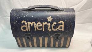 lot 57 image: Metal Lunch Box with America Design and Star Pattern
