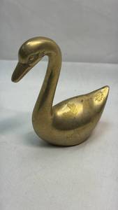 lot 92 image: Brass Swan Figurine Decorative Sculpture