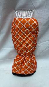 lot 110 image: Ice Scraper w Mitten