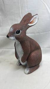 lot 138 image: Rabbit Figurine in  Sitting Position