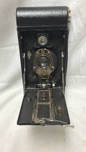 lot 155 image: Kodak No. 2-A Folding Autographic Brownie Camera
