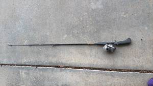 lot 187 image: Zebco 33 Spincast Fishing Rod and Reel Combo