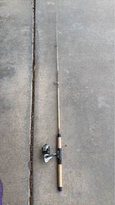 lot 188 image: Compact Spinning Fishing Rod with Reel