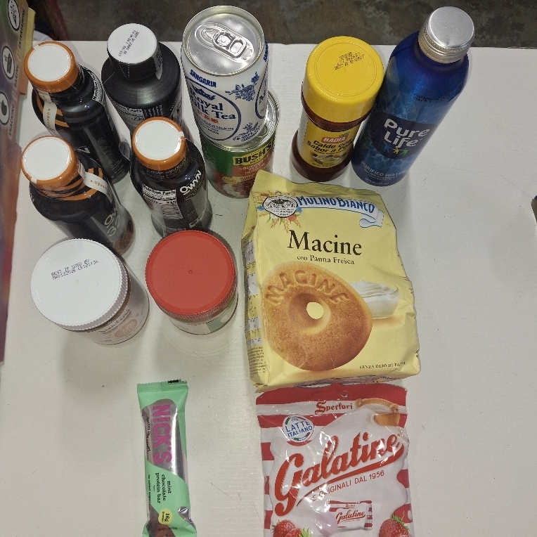 lot 8611 image: BAG OF MISCELLANEOUS GROCERY