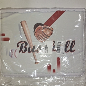 lot 38260 image: BASEBALL FOLDER CARD HOLDER