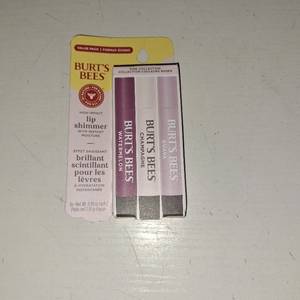 lot 38429 image: BURTS BEES LIP SHIMMER