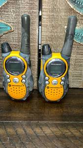 lot 114 image: Motorola Talkabout T6550 Two-Way Radio Set