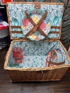 lot 133 image: Wicker Picnic Basket with Floral Interior and Accessories