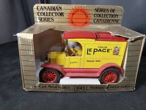 lot 4939 image: ERTL Canadian Collector Series Le Page 1913 Die Cast Metal Delivery Truck