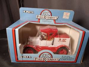 lot 4941 image: ERTL 1918 Ford Runabout Die-Cast Metal Coin Bank