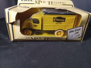lot 4947 image: ERTL 1926 Mack Bulldog Delivery Van Die-Cast Truck Otasco