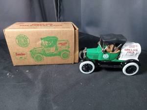 lot 40765 image: Sinclair Oil 75th Anniversary Edition Ford Model T Delivery Truck with Original Box