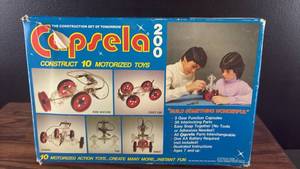 lot 5484 image: Capsela 200 Motorized Construction Set