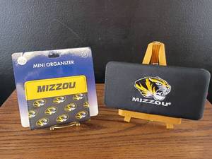 lot 5494 image: Mizzou Tigers University of Missouri Wallet and Organizer Set
