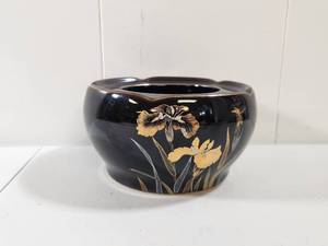 lot 97 image: Japanese Black Lacquer Porcelain Ashtray with Gold Iris Floral Design