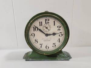 lot 101 image: National Call 8 Day Alarm Clock Green Metal