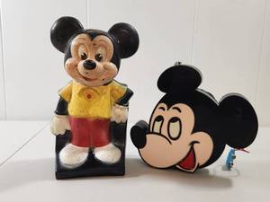 lot 123 image: Mickey Mouse Radio and Bank Set