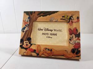 lot 124 image: Walt Disney World Photo Frame with Mickey Mouse and Friends