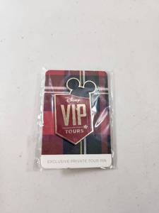 lot 126 image: Disney VIP Tours Exclusive Private Tour Pin
