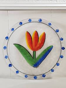 lot 134 image: Kosta Boda Glass Plate with Hand-Painted Tulip Design