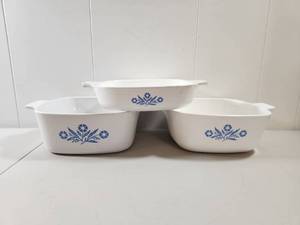 lot 139 image: Corning Ware Blue Cornflower Casserole Dishes Set