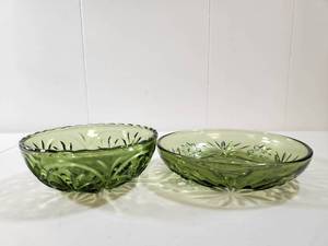 lot 148 image: Green Pressed Glass Decorative Bowls Set of 2