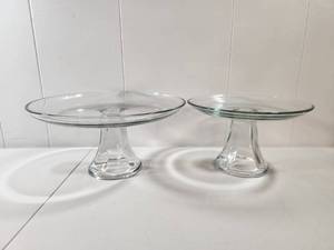 lot 155 image: Clear Glass Cake Stand Set