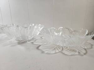 lot 162 image: Crystal Cut Glass Flower Shaped Serving Bowl Set