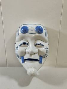 lot 173 image: Traditional Japanese Theater Mask Wall Hanging
