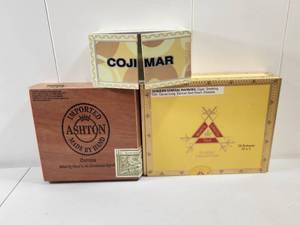 lot 184 image: Premium Cigar Box Collection - Ashton Corona and Montecristo Robusto Empty Boxes
