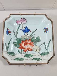 lot 192 image: Hand Painted Lotus Flower Bird Decorative Plate with Stand