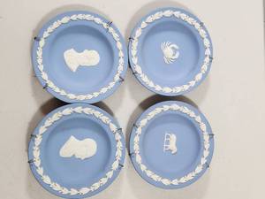 lot 196 image: Wedgwood Blue Jasperware Commemorative Plates Set