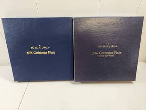 lot 201 image: Danbury Mint Christmas Plates 1975 and 1976 Set