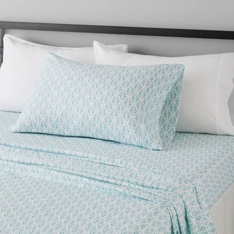 lot 1734 image: Amazon Basics Lightweight Breathable Wrinkle Resistant Brushed Microfiber 3-Piece Bed Sheet Set with 14-Inch Deep Pockets, Twin, Aqua Fern, Floral Bedding - Retail $14
