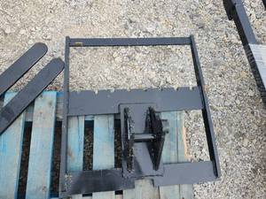 lot 7034 image: Captok Crawler Excavator Forks