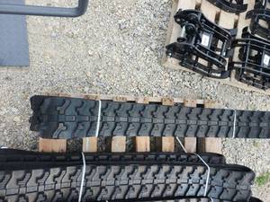 lot 7108 image: Captok Crawler Excavator Rubber Tracks  Fits 1-3 ton