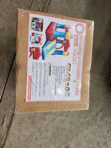 lot 7117 image: Captok Inflatable Bounce House Castle  CK-JIC350