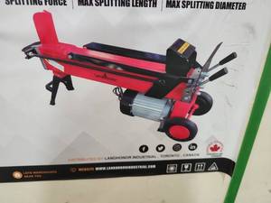 lot 2946 image: Unused Landhonor 7 Ton Electric Log Splitter ELS7T