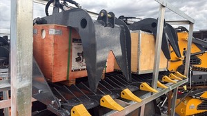 lot 254 image: LandHonor Rock Grapple Bucket RGB-11-72W Hydraulic Excavator Attachment