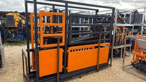 lot 276 image: LandHonor 10ft Cattle Squeeze Chute Model LHR-CSC10