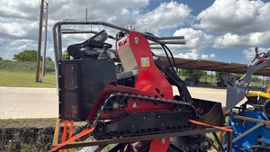 lot 125 image: Unused SSL580 Compact Track Skid Steer Loader ride on