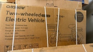 lot 689 image: ONSHINE Two-Wheeled Electric Vehicle with Tubeless Tires