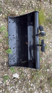 lot 461 image: Black Metal Mini Excavator Bucket Attachment