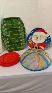 lot 1102 image: Plastic party Serving Plate and Bowl