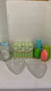 lot 1107 image: Recipe box, plastic cups, heart shaped storage containers and baby bottle accessories
