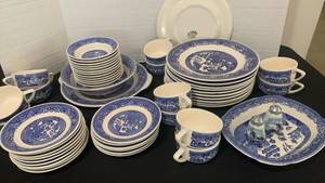lot 1116 image: 50 plus pieces of Blue Willow China Dinnerware Set with Serving Pieces and Salt Pepper Shakers