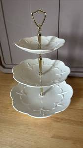 lot 1137 image: White Porcelain Three Tier Serving Stand with Gold Handle