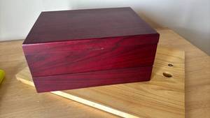 lot 1138 image: Wine Accessory Gift Set in Wooden Box