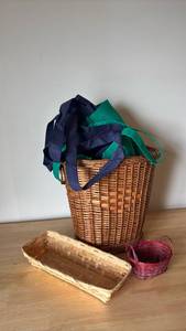lot 1215 image: Woven Baskets with Cloth Shopping Bags